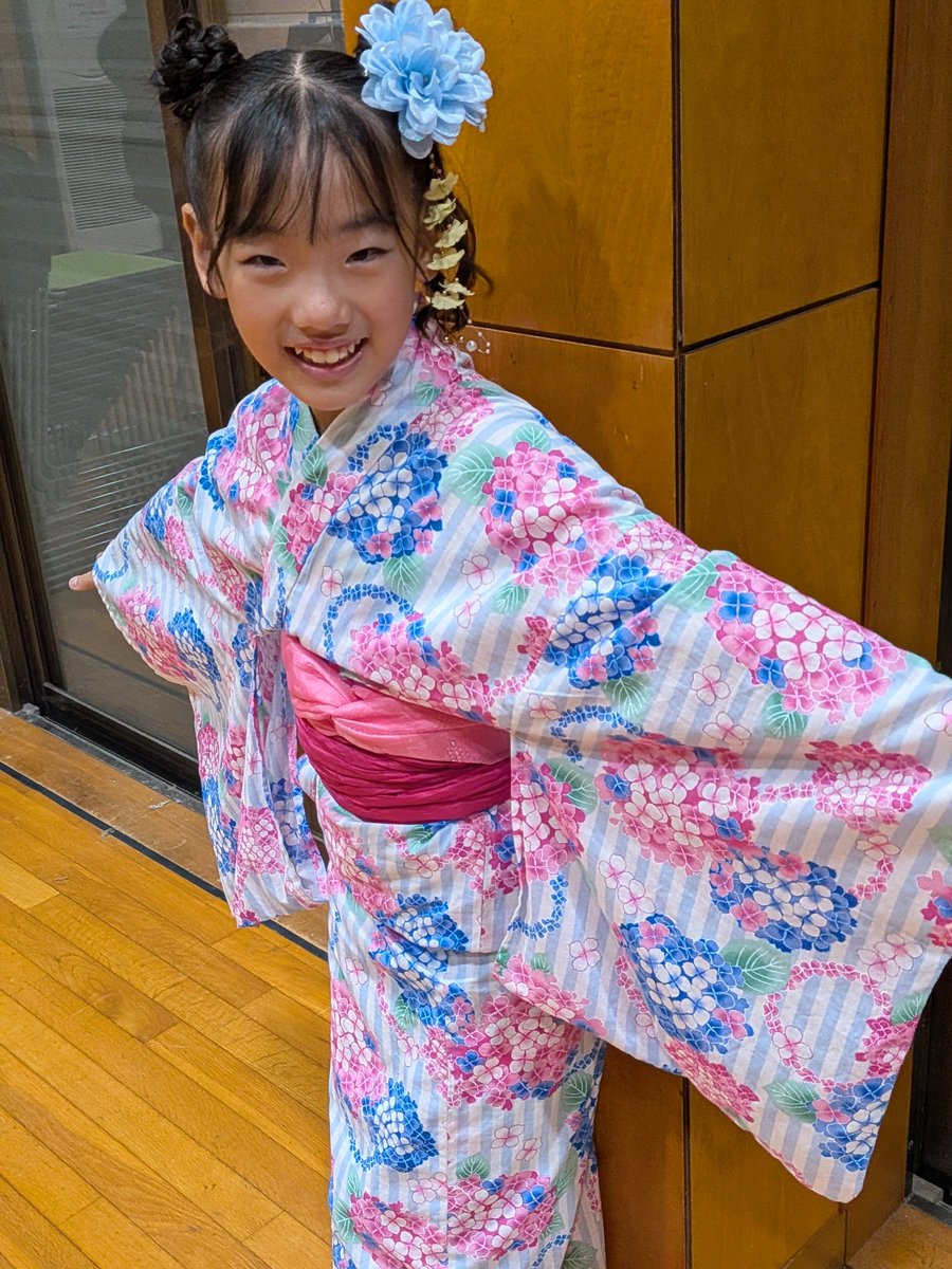 htv1985's tweet photo. 8.1方丈地区納涼祭
高井陽菜ちゃん
いつかきんぐさんが変な人と気づいて口もきいてくれなくなったらと会えない時間は怖いw もう気づいているかも😱 ありがとうお疲れ様またね〜👋 https://t.co/jDqwor7FNV