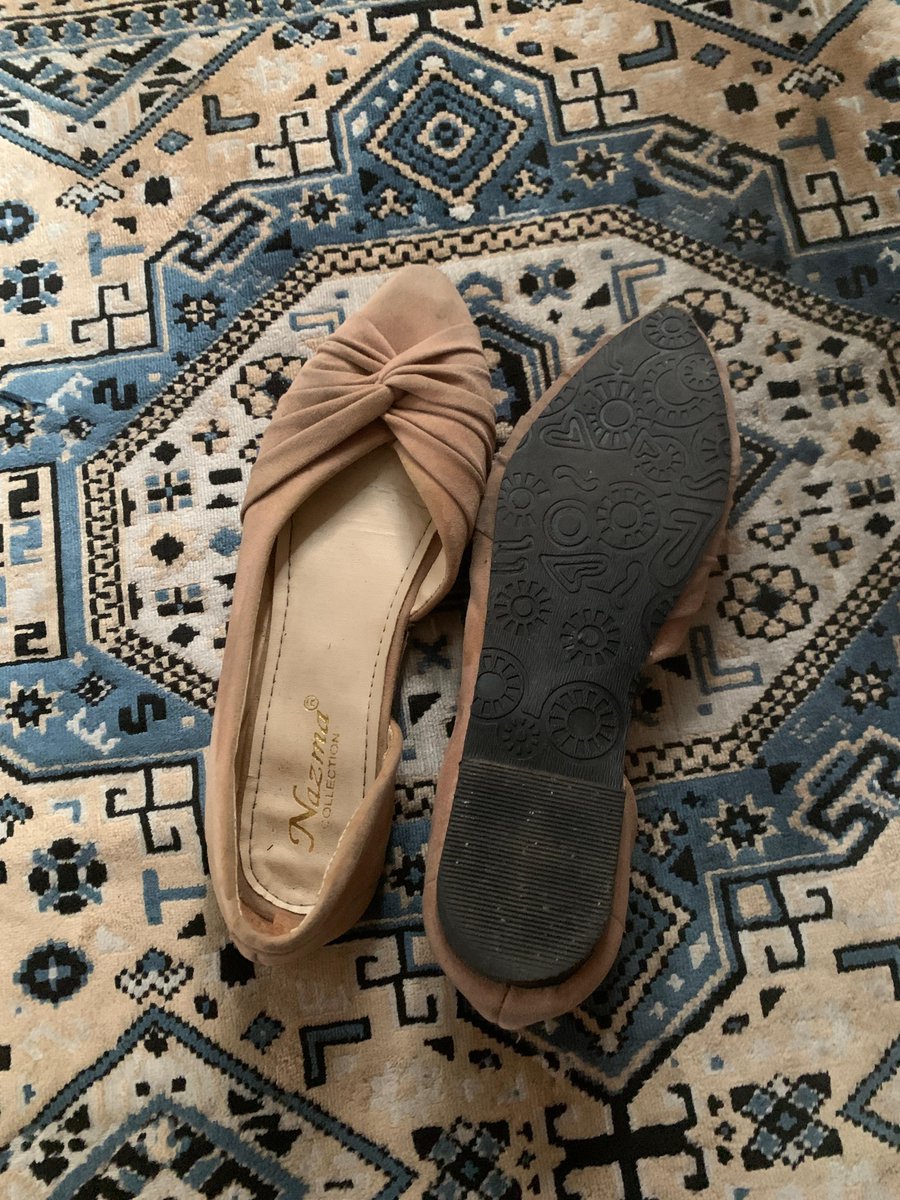 prelovedtemcyy's tweet photo. size 38, 25k aja deh https://t.co/I00rcRv57w