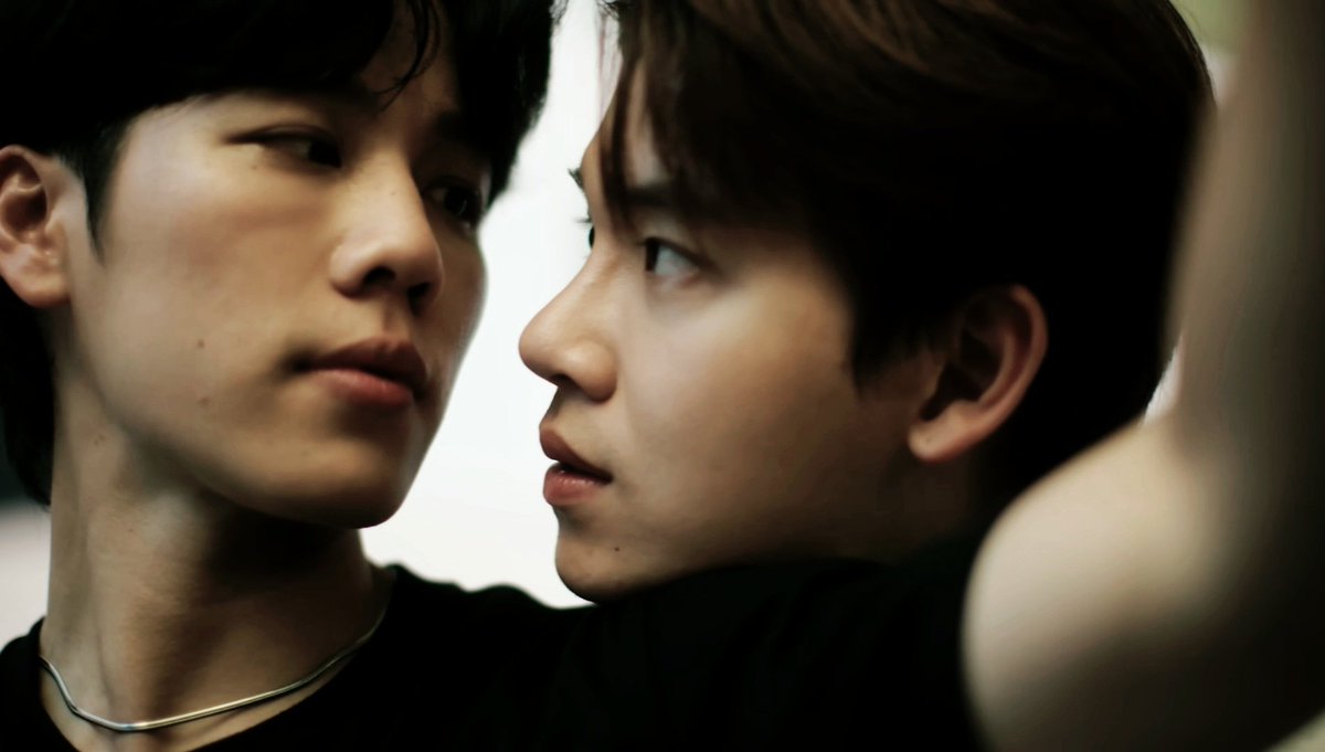 itsmeploys's tweet photo. "กูอยู่ไม่ได้หรอก ถ้าไม่มีมึง" https://t.co/MQl8PFMsL7