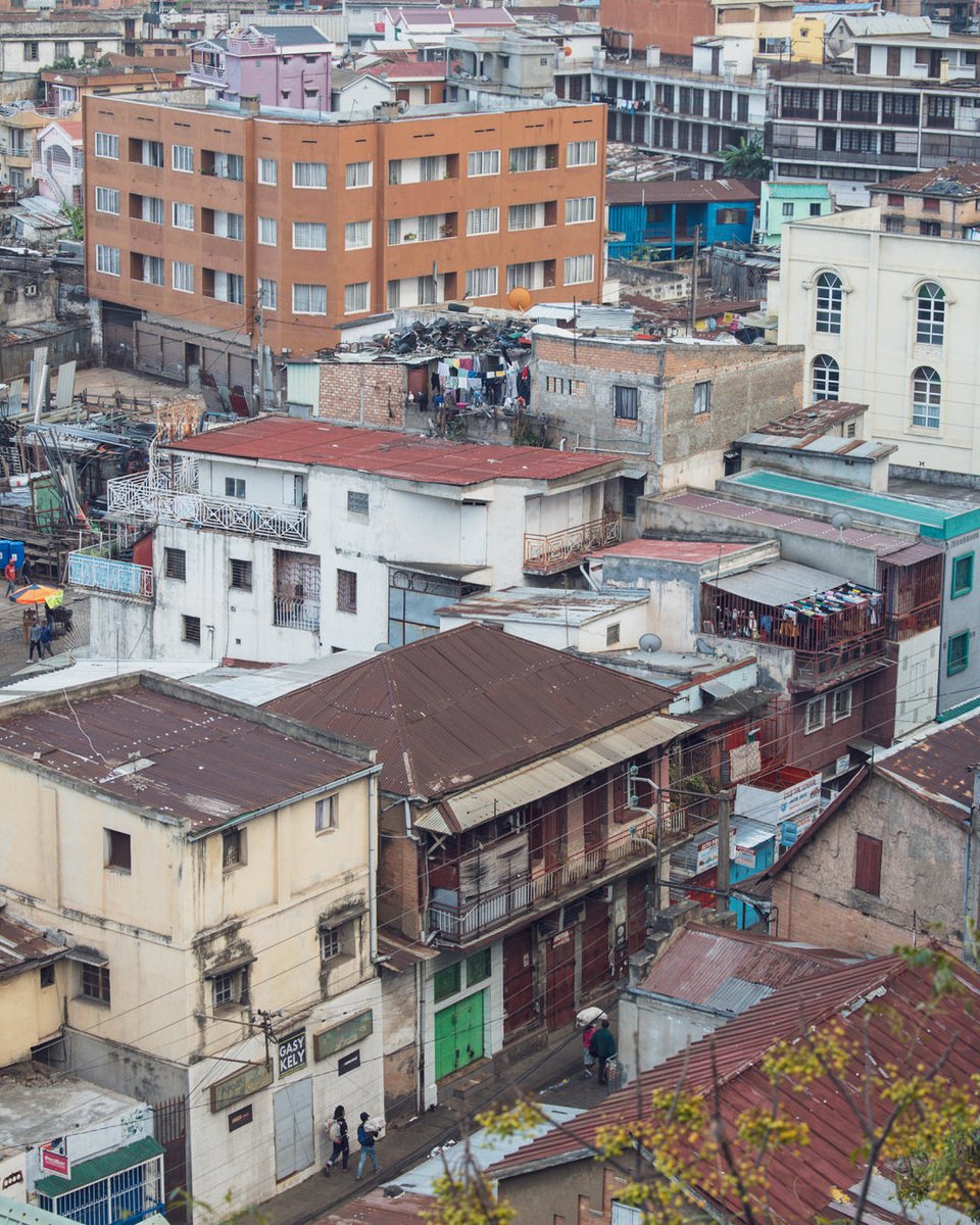 mattebates's tweet photo. Rooftops of rust and red stretching across the city. So much life in a tight footprint.
Madagascar
Do good. Ride far. Home for dinner.
#mattebates #dogoodridefar #expeditionphotography #travelphotography #adventurephotography #motoadventure #advrider #overlanding https://t.co/MmgJ6LSWAy