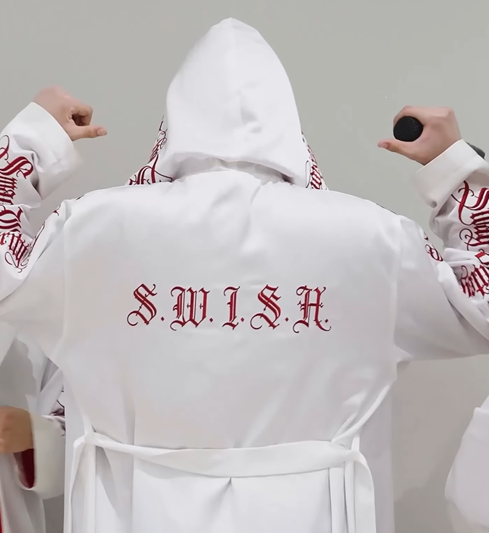 Bishi_shottie's tweet photo. IT WAAAAAAAAAAAAS!!
#SWISHISCOMING
#LNGSHOT #롱샷 https://t.co/CMjjhIXZpQ