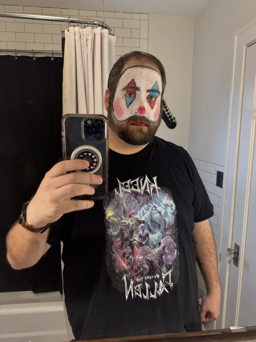Barrythebear10's tweet photo. Trying out a makeup look for a jester outfit I’m coming up with! What do you all think??
.
#clowningaround #jester #clownmakeup #clown #gaybear https://t.co/BuNTLUjoFP