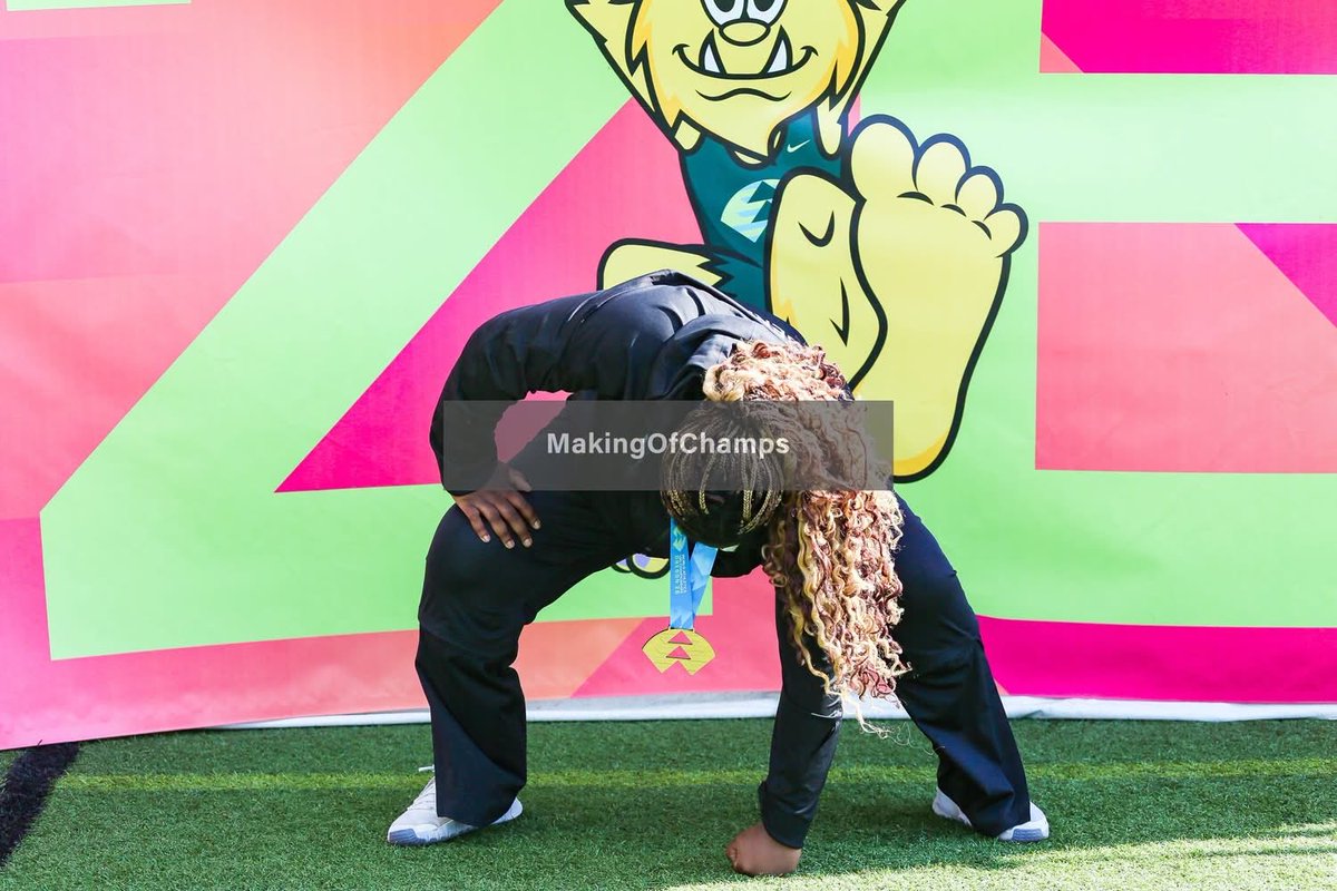 MakingOfChamps's tweet photo. World Champion energy, anime edition.

Jessica Oji brought a little anime into her gold medal photos, recreating two of her favourite poses, including one inspired by that classic “power-up” moment when a character reaches another level.

Considering she just became a World U20 champion, the transformation pose feels pretty appropriate. 

#WorldAthleticsU20