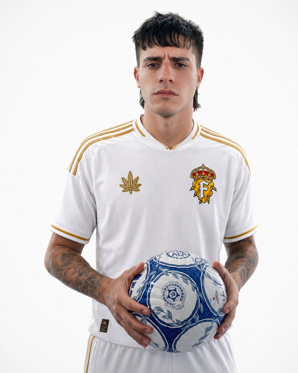 fentanilosoccer's tweet photo. La pelota se va para luzu.
⚽️⚽️⚽️ https://t.co/HTLO0nwoUi