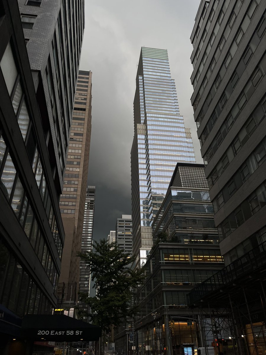 library_ames's tweet photo. @GaryHershorn @EmpireStateBldg Gnarly https://t.co/Rq0hnRcRwc