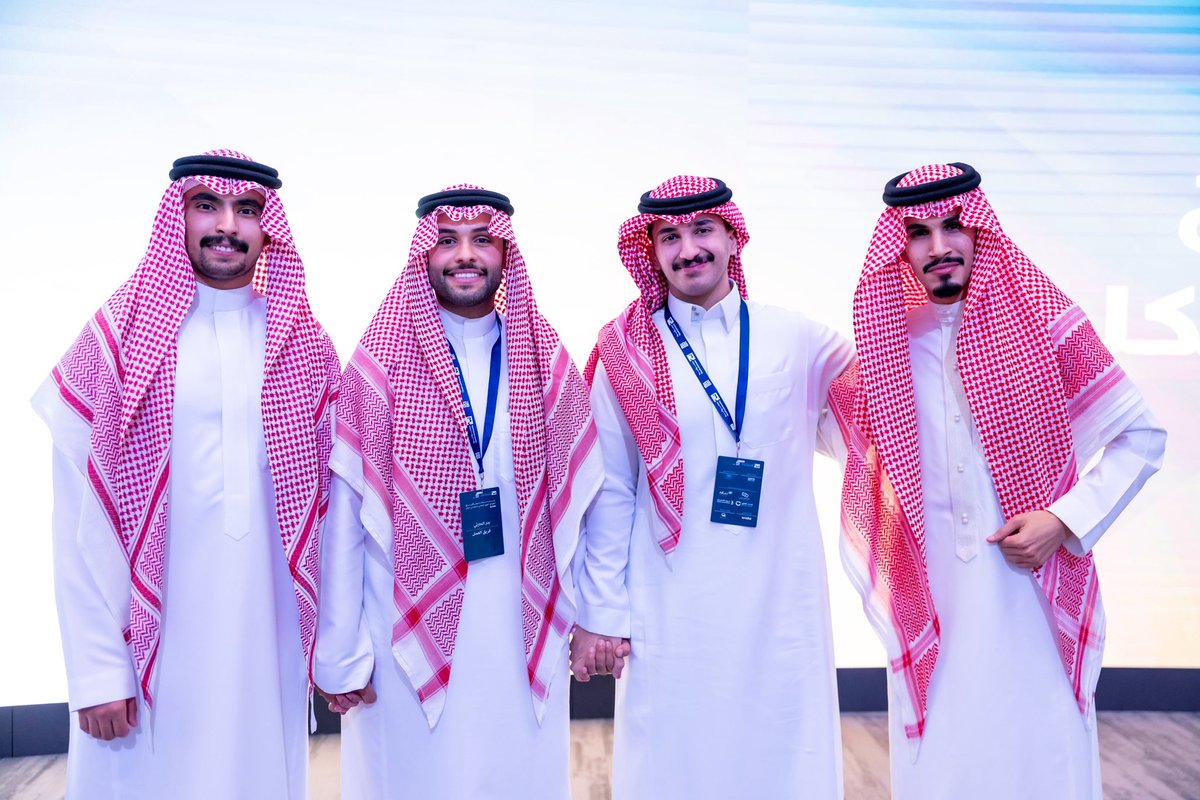 SaadAlFraidy's tweet photo. سعدت بحضور برنامج التميز في الظهور الإعلامي الدبلوماسي الدولي، في تجربة ثرية ومختلفة جمعت بين الإعلام، والدبلوماسية، ومسؤولية تمثيل الوطن بصورة تليق بمكانته.

كل الشكر لفريق العمل جميعًا على جهودهم وتنظيمهم، وأخص بالشكر والتقدير الإخوة الغالين: @baderalharthi5، @AYESHABULIL، @MajedOfficia1 وكافة أعضاء فريق عمل مجتمع أسوة @oswah_community على ما قدموه من جهد وحرص لإنجاح هذه التجربة.

ممتن لهذه التجربة، ونسأل الله أن يكتب أثرها، وأن نكون دائمًا عند مستوى المسؤولية في تمثيل وطننا وخدمة مجتمعه 💚🇸🇦