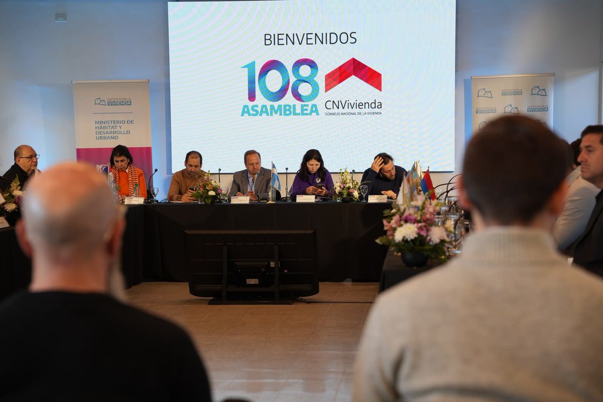 sbatakis's tweet photo. En un país federal los Estados deben trabajar en conjunto. Las provincias organizadas en el Consejo Nacional de la Vivienda nos reunimos este viernes en la 108 Asamblea ordinaria. https://t.co/HEhd8wJBxM