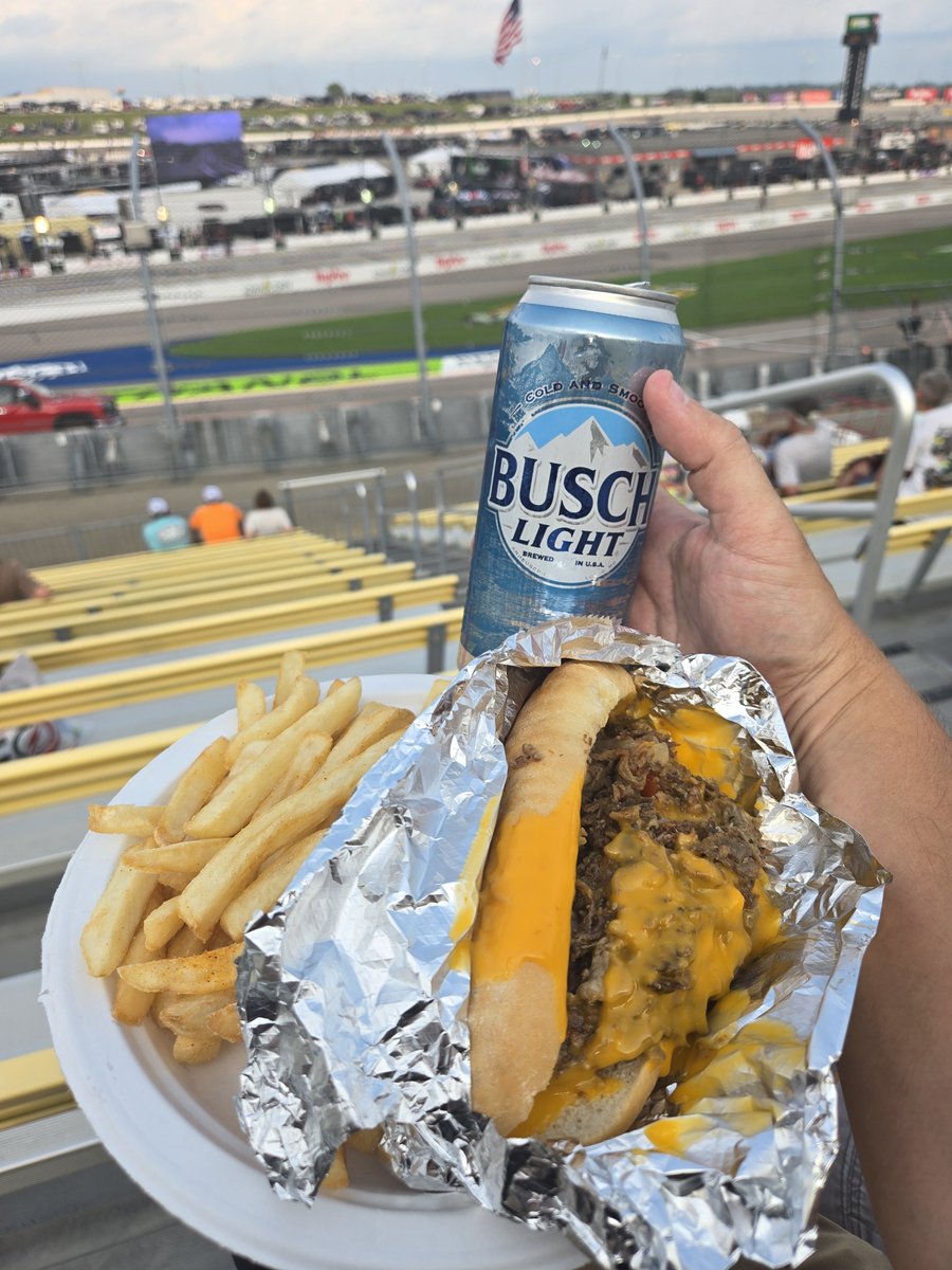 KyleLeeZach's tweet photo. Track Snacks
Iowa Speedway
Newton, IA
Zeny Philly Cheesesteak & Fries: 7.4
Expectably messy. Decent. Field filler.
Busch Light: 10.0
Ice Cold. Refreshing.
@CoreyLaJoie @SkipFlores @iowaspeedway @ARCA_Racing @BuschBeer
#tracksnacks #stackingpennies
#stackingpenniesperformance https://t.co/kWmQQDOxKU