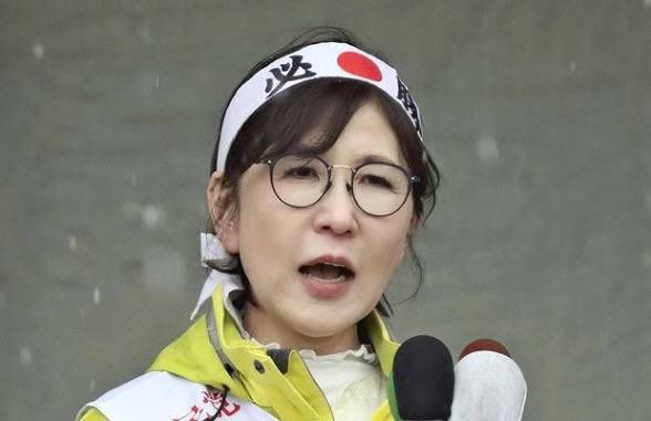 ssomurice_local's tweet photo. 日本国民が自民党支持かどうかが問われているのではない。

自民党議員が高市政権支持かどうかが問われている。

大半の国民は高市政権を支持しているのであって、醜態を晒している緊縮派を支持していない。

むしろ、強く拒絶している。 https://t.co/5dHMRDNoxI
