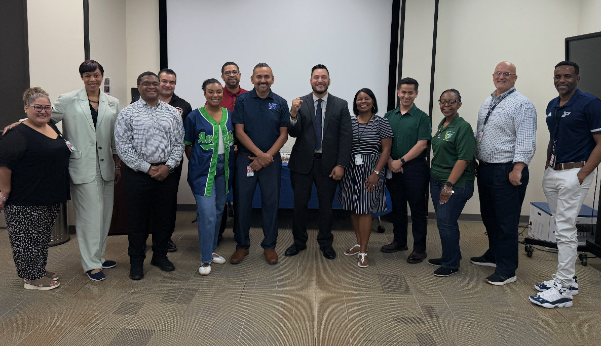 tudon_martinez's tweet photo. A great first day with my new team!  I am excited and honored to serve as the Assistant Superintendent of Secondary Schools for Aldine ISD.  Looking forward to building relationships and supporting our principals! #AldineISD @DiakaMelendez @drgoffney https://t.co/NLJe6EwSFU