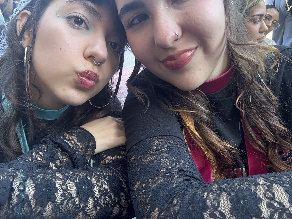 sweatloue's tweet photo. pois eu amo performar! https://t.co/2vftHCpBaP
