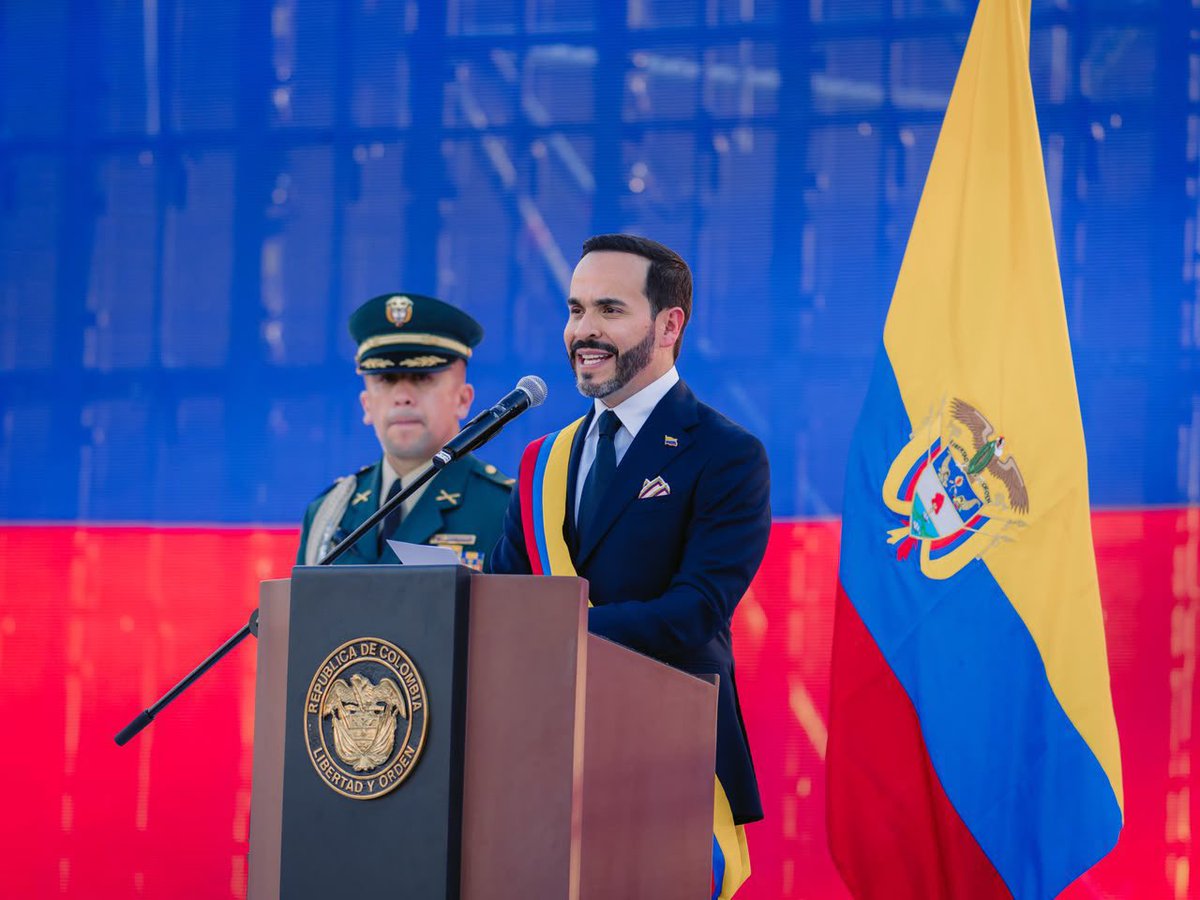nlopezfuentes's tweet photo. Las palabras del presidente @ABDELAESPRIELLA marcan con claridad dos de las tareas inmediatas que asumimos desde el @MintrabajoCol.

Trabajaremos para abrirles más puertas a los trabajadores informales hacia la formalidad, el crédito y nuevas oportunidades. Al mismo tiempo, impulsaremos un entorno que valore y fortalezca a quienes invierten, emprenden y generan empleo en Colombia.

Ese será nuestro compromiso: más trabajo digno, más oportunidades y un país donde producir y trabajar vuelvan a ser motivo de esperanza.

Inicia la #PatriaMilagro