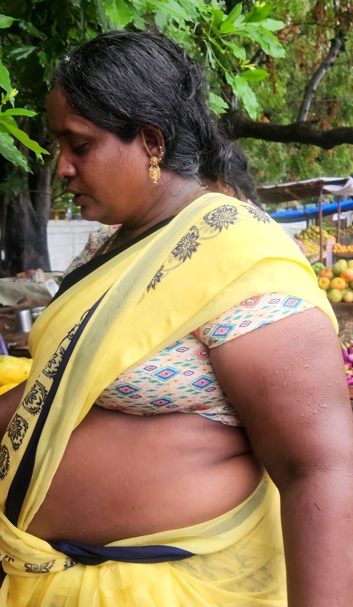 karthickbeast9's tweet photo. Ipdi nalla karupaa🔥 kolutha naatu kattai mundai kedaicha yepdi irukum

Isshhhh ahhhhh vidiya vidiya othalum 🍌💦chumma nalla thaanguva🥵🥵iddupu yepdi iruku guys?
Comments solunga @incestlover33 @hari_rockxxx @Heroine1845 @incest_pottachi @padmavati633213 @Komban_Bull77 https://t.co/BZegV0vmkV