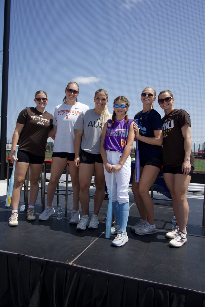 GameDayUSASB's tweet photo. We teamed up with Easton to gift Lorelei Reith an early 13th birthday present! 🎁 Congrats on your new bat, Lorelei! 🥎

Let the All-Star festivities continue! 📣

#ASW2026 #GameDayUSA🥎 https://t.co/Mcb4q1ln4V