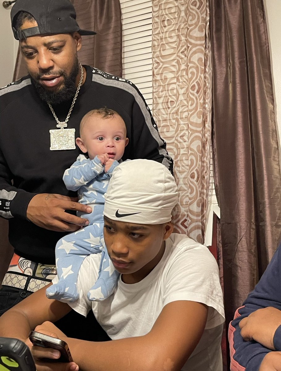 lxo_216's tweet photo. How many losses are we supposed to take 💔 RIH Big Khalil - idk what these kids are going to do w/o you 🥹🙏🏼 the absolute best dad, step dad, friend, brother, nephew &amp; more. This sucks 🥹 https://t.co/beZ6IJPgSu
