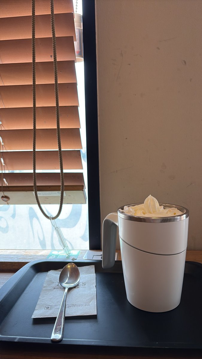 chy93d's tweet photo. #タリーズ #タリーズコーヒー #Tullys で #カフェモカ に #ホイップ多め

とにかく
暑い🥵
が、夏休み9連休一週間

生存確認 https://t.co/4Mcxx2wCZL