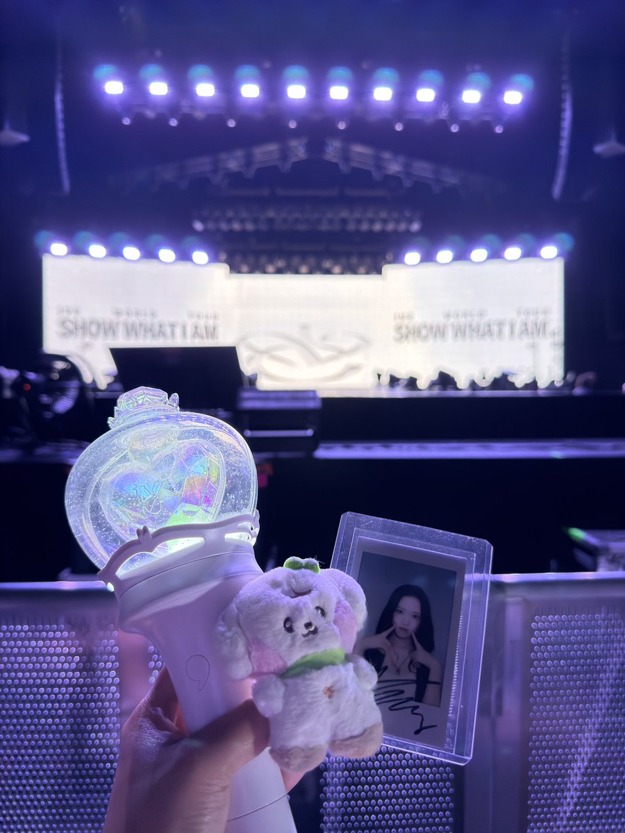 deanleecooper's tweet photo. Let’s go, Seattle 💗

#IVE #아이브
#안유진 #ANYUJIN #SWIAinSeattle https://t.co/fSVKWlDWV1