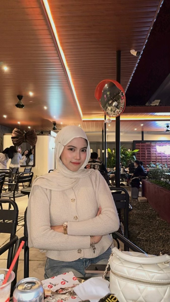 urfairiry's tweet photo. Haiiiii...
Apa kabar?🥹
Masih inget aku ga sih? 
*cantumin foto* 
mungkin dah pada lupa😭 https://t.co/IV8XUN7pT4