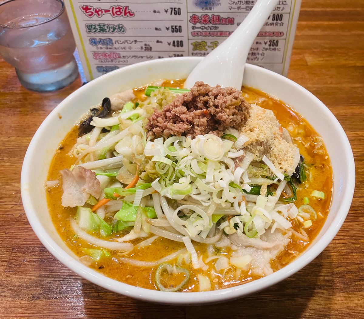afuno3's tweet photo. #パンダ乾杯楼
8年ぶりぐらいに蒲田のパンダへ。李菜担々麺は当時一度食べて次からは李抜きにしたけど期間が空いたので久々に挑戦🍜

食べれる辛さだけどここまで辛くない方が良いかな（翌日お腹が）ということで次からはやっぱ李抜きで😂味は干し海老？の粉末が良い仕事して野菜盛盛美味美味です。 https://t.co/UVc6sWQZwY