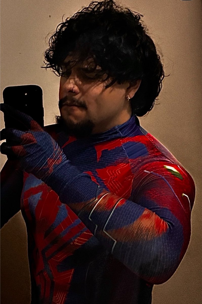 rielfication's tweet photo. let miguel o’hara be bisexual .@marvel https://t.co/81gbboohtR
