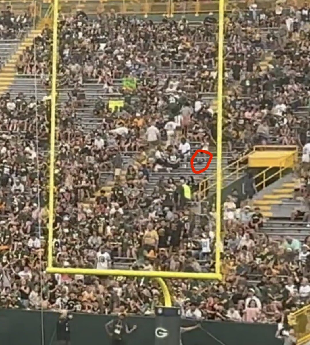 enhancedechotop's tweet photo. @SleeperPackers This high up the crossbar on a 60 yard FG? I guess that’s why the coaches are willing to put up with his misses in practice https://t.co/2LlzL5hPQt