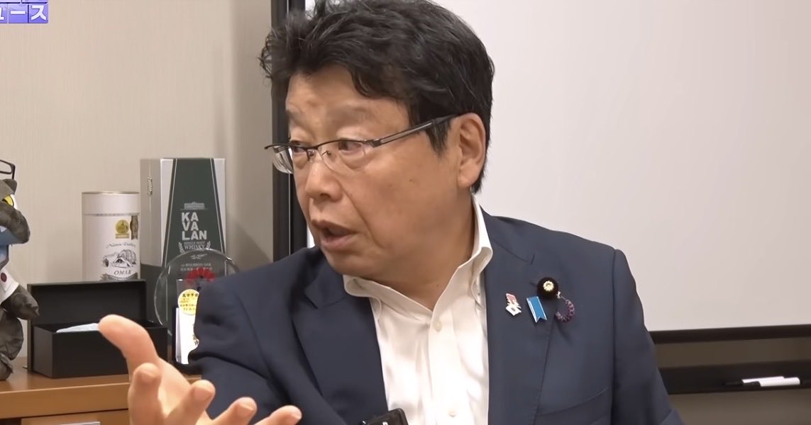 numururetsupeo's tweet photo. 北村晴男議員が、実務者会議で財務省が作戦変更していたことを暴露🚨

『消費税ゼロで1年かかるなら、税率1%ならどうなの？って言ったら、3社のうち1社は3ヶ月でできますと言ったら。そしたら次の会で事務局が「あれは間違いで半年はかかります」と言ってきた。あの時、絶対に消費税ゼロはやりたくない財務省は方向転換した。最終的に1%になってもいいから、とにかく引き伸ばす方向に舵を切り、ダラダラと決めず進め、国民に失望させて支持率を下げて倒閣させる、それを狙った。明らかに意図的だった。現に2ヶ月同じような議論しかしなかった』

これも一松旬氏が指揮を取って工作してきたことか😩💢