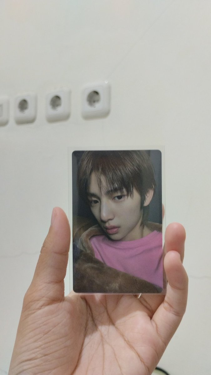 ndzwS's tweet photo. @cxxrtiis congraatttss yawwww🥳😋 aku ga dapet mukor pas war💔💔💔 https://t.co/HH9lq6nQUl