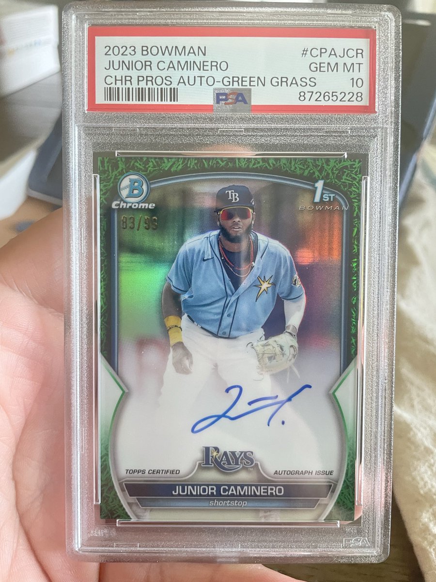 Cameroncouch's tweet photo. @CardPurchaser Decent mail day. https://t.co/CLURk3hjcu