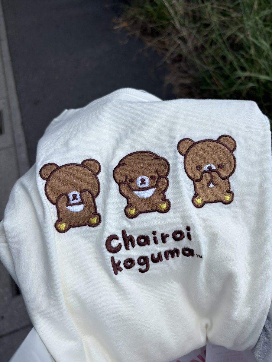 fm_fa03's tweet photo. 黒T買う予定だったんだけど白しかなくてでもめっちゃ可愛すぎるから白で大正解かもしれない……🐻‍ https://t.co/S58H00uemd