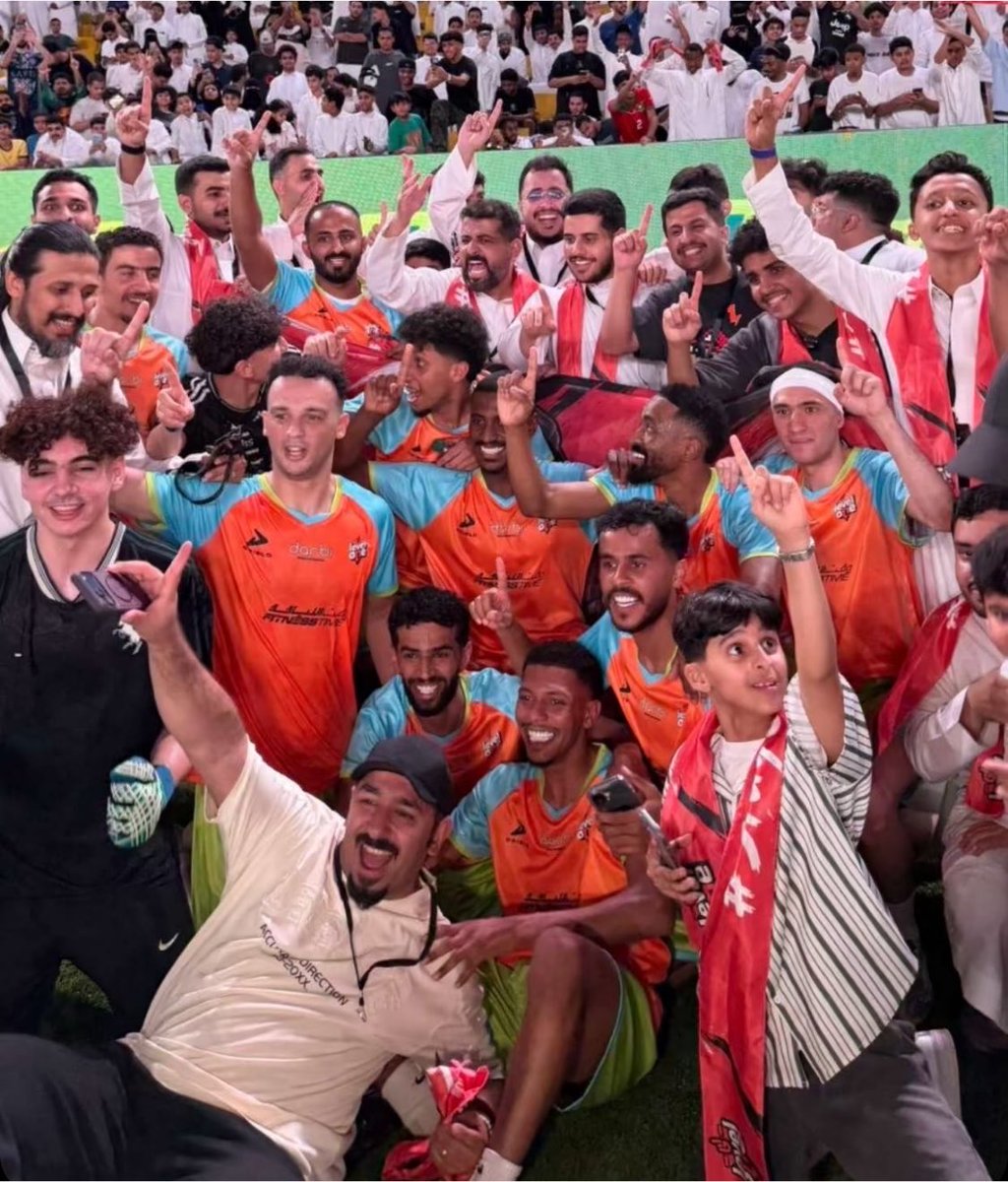 onlymohrah's tweet photo. الحمدلله اني فان لهالكلان العظيم
#StayOne ☝🏻🧡 https://t.co/HhhGRGqyW3