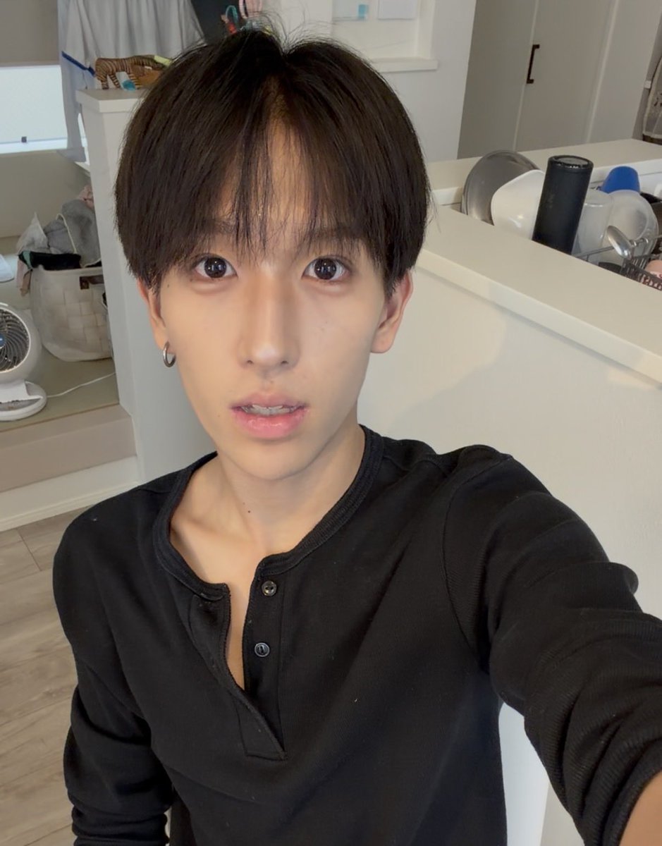 atsu0505so's tweet photo. すみませんハッシュタグ間違えてました💦

男子高校生ミスターコン3次審査絶対勝ちたいので、この投稿をリポストして是非応援お願いします❗️

投票数多ければ念願のファイナリストになれます❗️
投票だけではなくいいねとリポストも是非お願いします❗️
期間は8月16日21時59分までです‼️

リポストで1票、引用リポストで2票です‼️
応援よろしくお願いします🙇‍♀️
 #男子高生ミスターコン