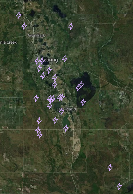 gwcfcenter's tweet photo. ⛈️ Extreme Tropical Thunderstorm Downpours and Lightning near Lake Istokpoga! ⚡️
Radar courtesy of GWCFC Wxdar
(video quality not the best)
@AccuWeatherUGC #viralvideo #viral #weather #lightning #GWCFCWxdar #ExtremeThunderstorm https://t.co/Q4OpRgbeOW