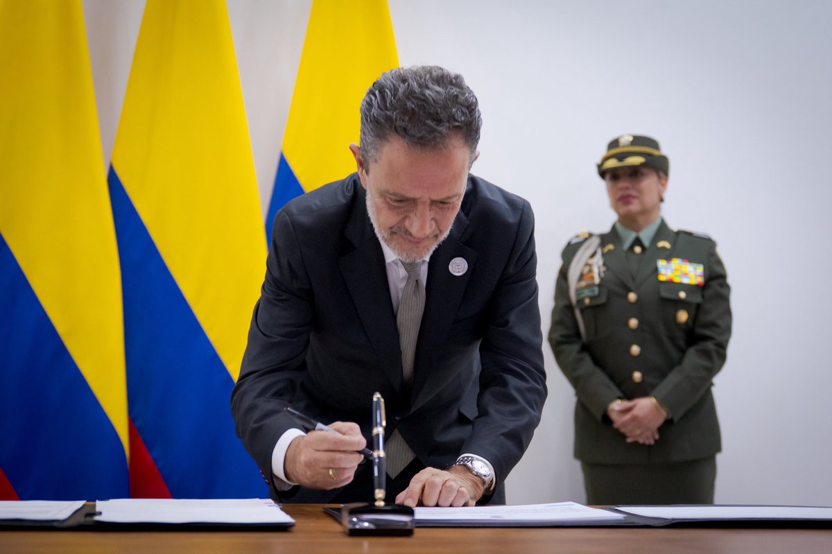 ColombiaEmbUSA tweet picture