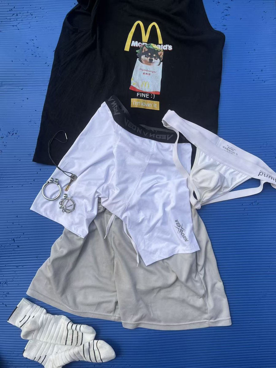 DonVladaco's tweet photo. 👕🩳🩲🧦……and…… ❓ https://t.co/gKrBwf4SkN