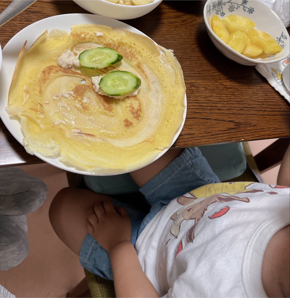 yuitarot's tweet photo. 今日はみんな遅めに起きたので、朝昼兼用でクレープを作って、クレープパーティーしました🥰

好きなものを包んで食べるのが楽しかったみたいで、子どもたちも嬉しそう✨
楽しんでくれて良かったです☺️ https://t.co/L0UlLWtESW