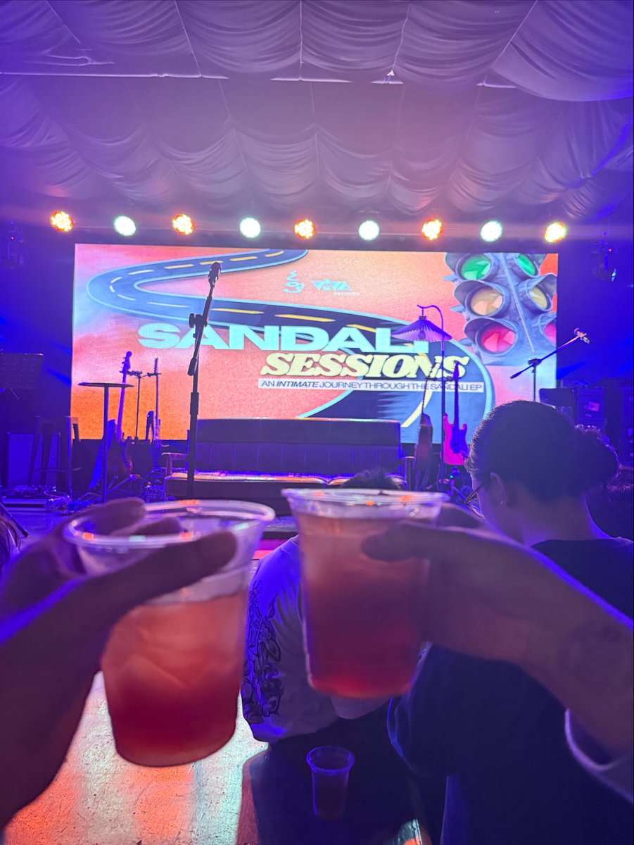 narahuuyoo's tweet photo. From #SandaliTheCOJFest to #COJSandaliSessions with @ikeuzaur ๐๐ https://t.co/bErOFbPQYD