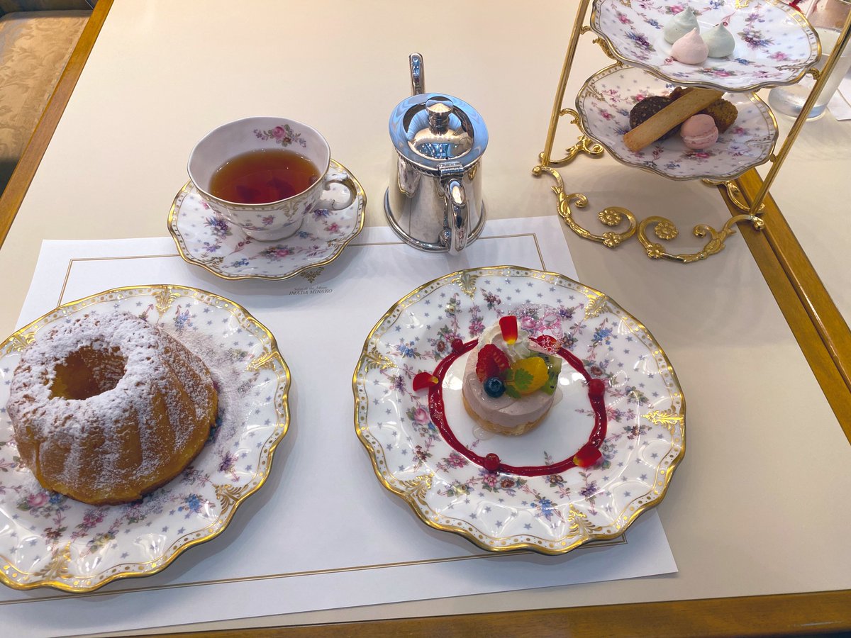 Dame_de_lis's tweet photo. みんなが思うカトリーヌの食事と現実の食事 https://t.co/Ls8wH8Zmz3