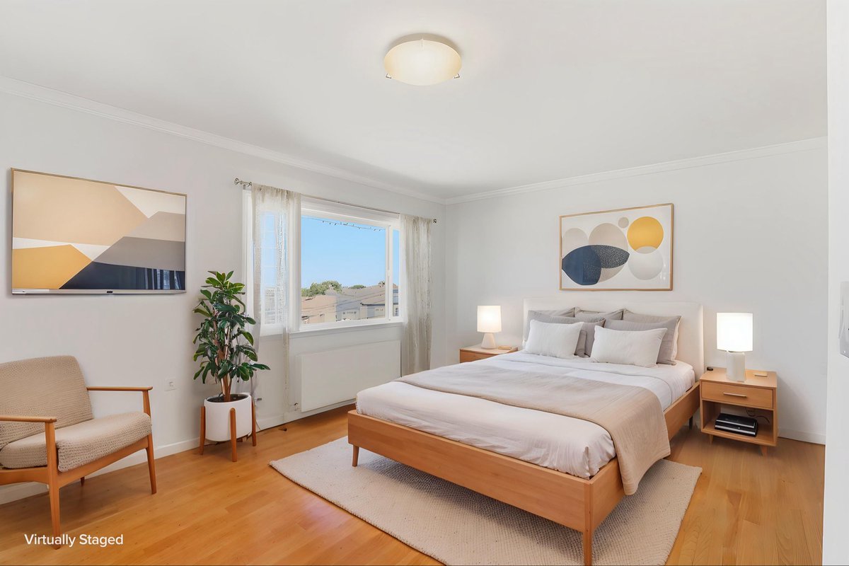 JeremyNavalSF's tweet photo. Just listed ��� 2740 38th Ave, San Francisco Offered at $1,298,000
This is a special one. Multiple generations have called this house home, and you can tell how much it’s been loved over the years. https://t.co/PZqMt5wxRQ