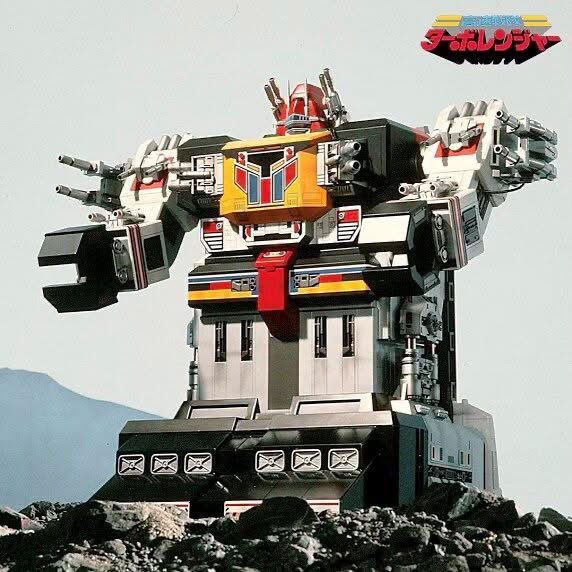 kbigstone's tweet photo. カズレーザーさんの一番好きなロボは「高速戦隊ターボレンジャー」の「ターボビルダー」と「光戦隊マスクマン」のグレートファイブ。
収録後にデザイナーとして御挨拶させていただきました。
カズレーザーさん「お会いできて光栄です。巨大ロボ好きなんですよね。あれはデザインは大変だったのですか？ https://t.co/UmqHdZ9b1z
