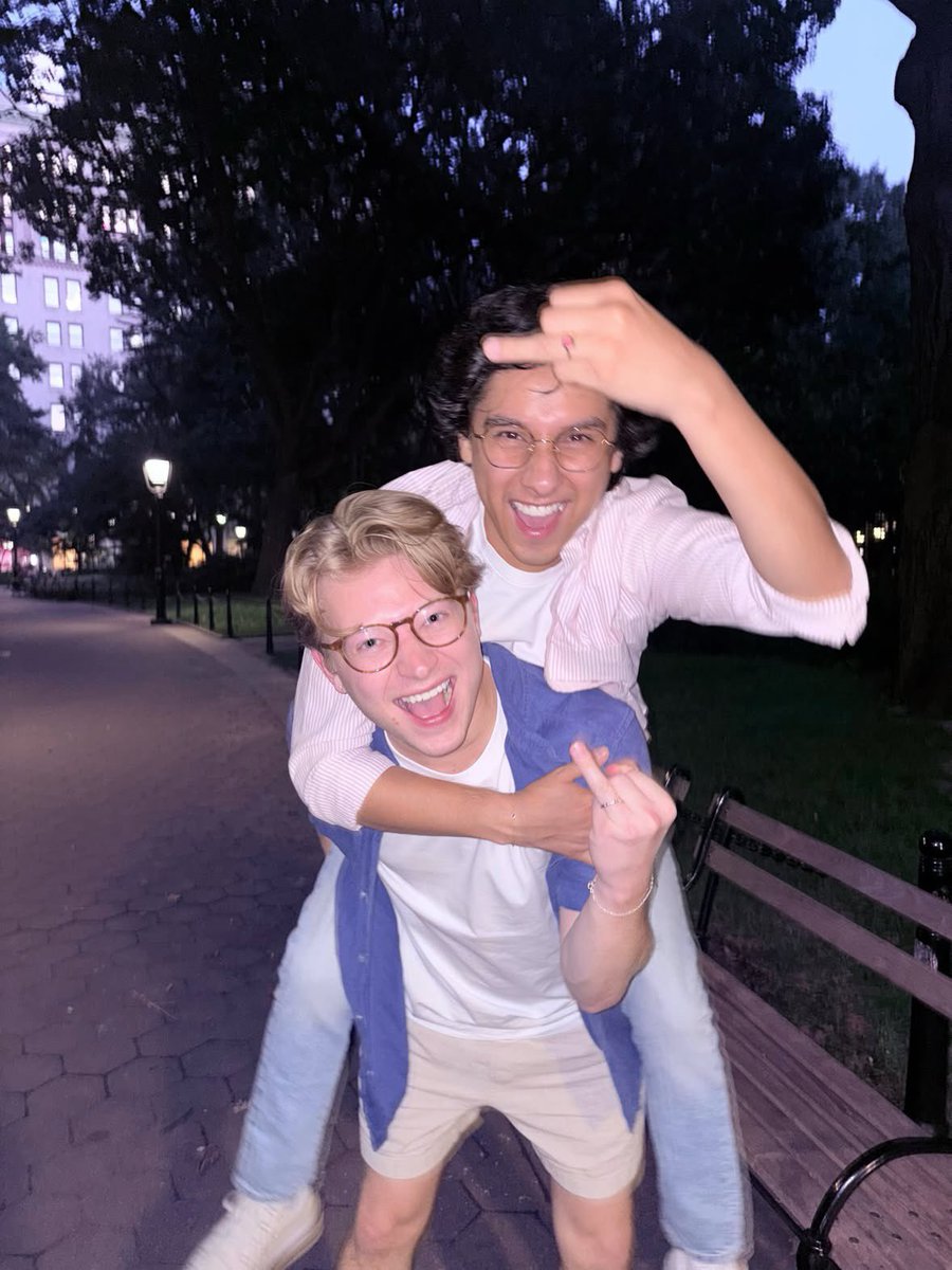 PopCrave's tweet photo. ‘High School Musical: The Musical: The Series’ co-stars Frankie Rodriguez and Joe Serafini are officially engaged. 💍 https://t.co/cvi6bWtNGY