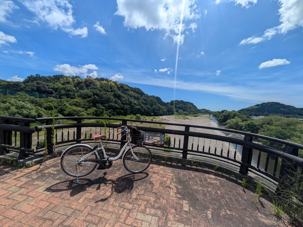 yaebadaisuki24's tweet photo. 藤枝ついたぞー
めっちゃのどか
名物朝ラー冷ラーもも https://t.co/uWwDQxgF2h