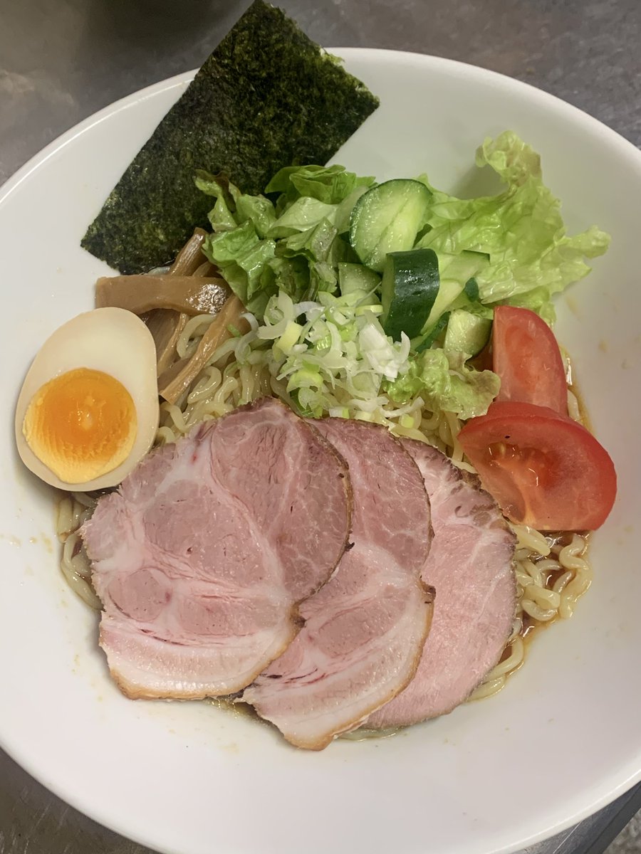 musanjin's tweet photo. 本日は11時〜2時30分の昼のみ営業です。
炭火焼きチャーシュー冷やし中華有ります。
大好評です。 https://t.co/s4pfoqpmEW