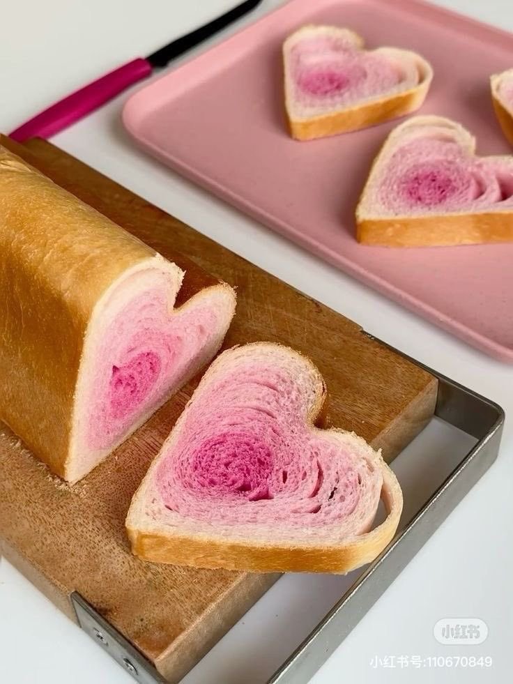 calmlivng's tweet photo. heart-shaped bread https://t.co/ZaqsESvKJk