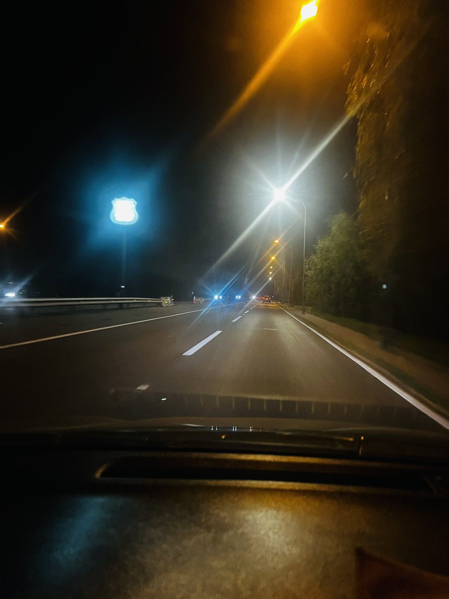 kramersillo14's tweet photo. @adnradiochile por acá saliendo de Melipilla a Santiago a buscar un cliente la carrera ganadora del día, con la mejor compañía de #LaBanda como siempre presente 🚖 esperando ver a #ColoColito #AbrazoDeGol @trovadordelgol_ @DiegoGasparSaez @nacho_abarca ⚪️⚫️⚽️🤟🚖♥️ https://t.co/weWAqMXXBw