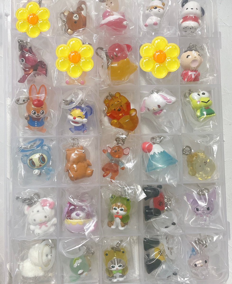 js3x_08's tweet photo. ガチャガチャ めじるしアクセサリー 交換希望

譲り→写真1〜5枚目の物

求め→未所持のめじるし、サンリオのガチャ

お譲りを迷っている物もございますので、お返事にお時間いただく場合がございます。
何でも検討させていただきますので、郵送交換可能な方はお気軽にお声掛けください。 https://t.co/wEAs1DK6S4