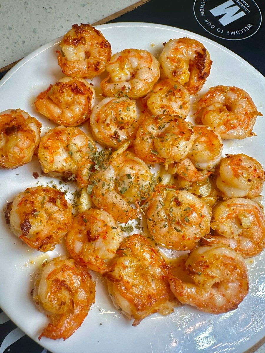 NotReal8's tweet photo. [Just whipped up garlic butter shrimp with lemon zest for dinner—15 mins max, zero fancy skills needed  Comfort food that hits different!] https://t.co/AuBcxdztHS