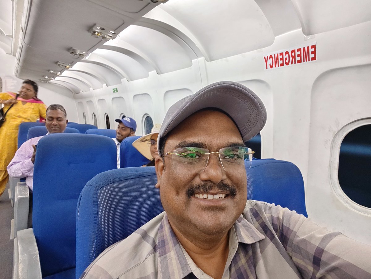 VivekRathodlic's tweet photo. कुछ खाली 
कुछ भरा सा 

जी लो जी भर के 
ये जीवन है जरा सा https://t.co/K0CQT9TAoH