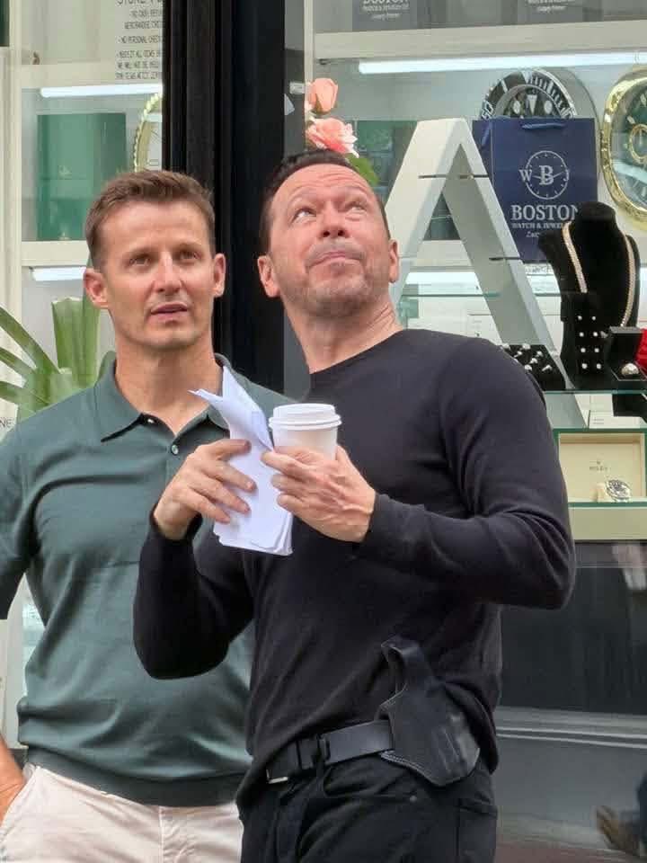 WillEstesClub's tweet photo. More pictures of Will Estes in Boston Blue. 
Check out these photos. 

Credit goes to whoever took the pictures. 

#BostonBlue 

~Melissa S. The Admin https://t.co/nmgf55r8SX
