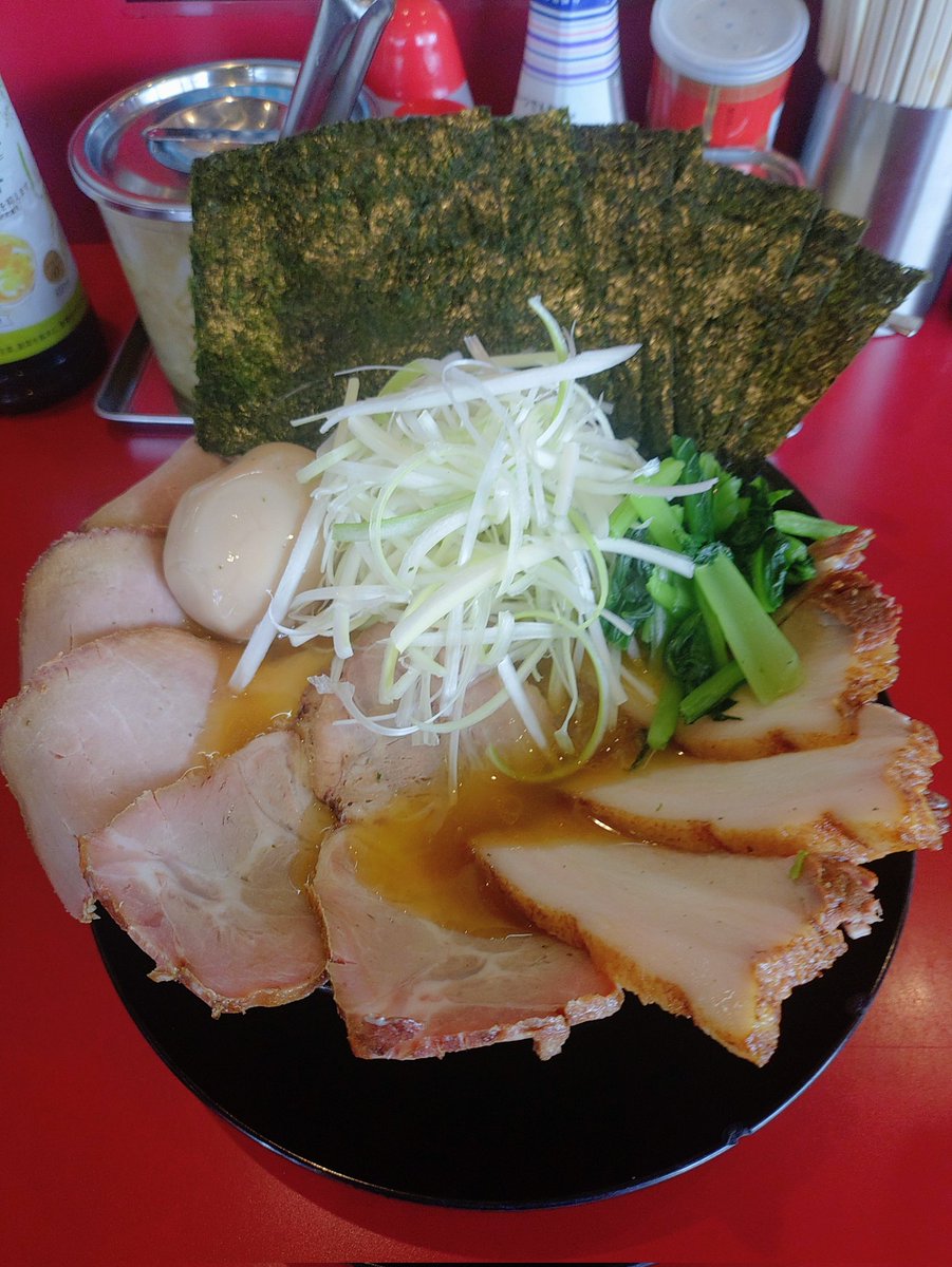 sly_men_aka's tweet photo. 2026/8/9
家系ラーメンたつ家
チャーシュー麺柔薄多
海苔、味玉、ネギ
バラ🍖３枚
極上の一杯御馳走様でした💯 https://t.co/Ue0xrkzJQT