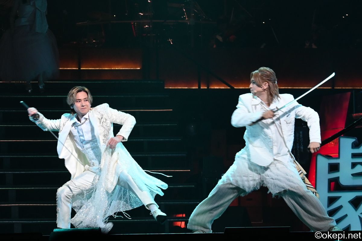okepi_staff's tweet photo. 『New HISTORY COMING ARENA LIVE -The Imperial Theatre Symphony-』（通称：#帝コン）公開ゲネプロレポート 
▶ https://t.co/eZdzRO5Mt2

#堂本光一 #井上芳雄 #島田歌穂 #平原綾香 #ソニン #佐藤隆紀 #桜井玲香 #岡宮来夢 #石丸幹二
#市村正親 https://t.co/EN0YtsOcv8